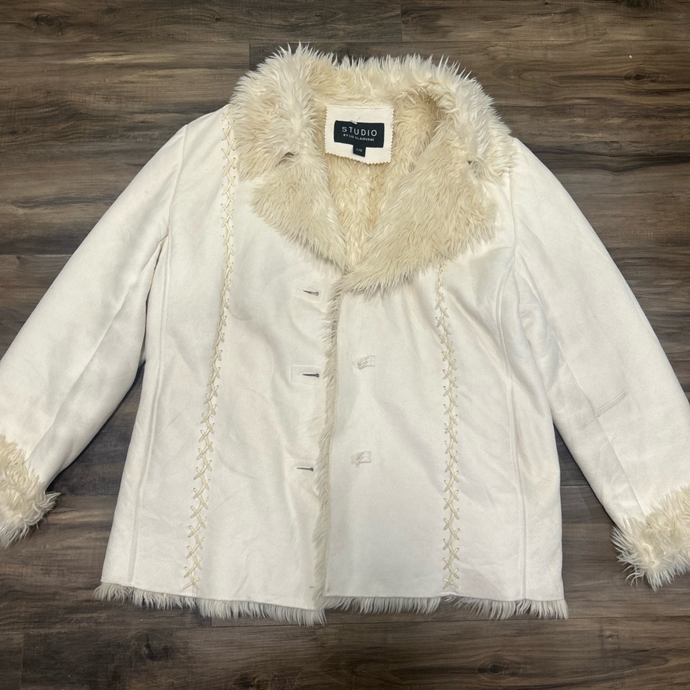 Liz Claiborne Cream Teddy Jacket with Faux Fur Trim - Picture 2 of 6